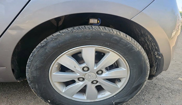 2013 Hyundai i20 SPORTZ 1.4 CRDI, Diesel, Manual, 1,42,434 km, tyre