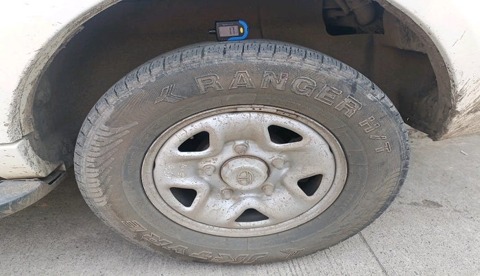 2017 Tata Safari Storme 2.2 EX 4X2, Diesel, Manual, 1,48,520 km, tyre