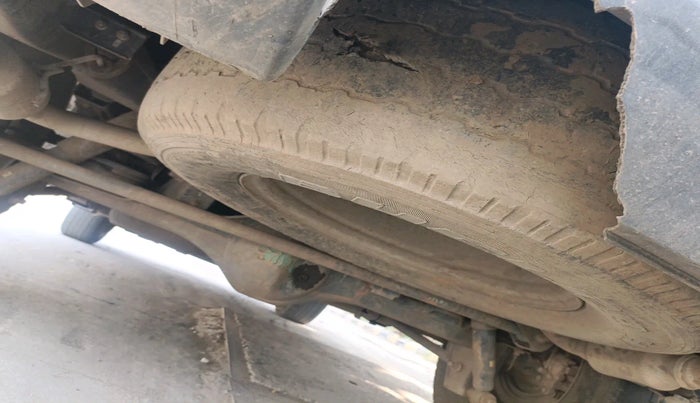 2017 Tata Safari Storme 2.2 EX 4X2, Diesel, Manual, 1,48,520 km, tyre