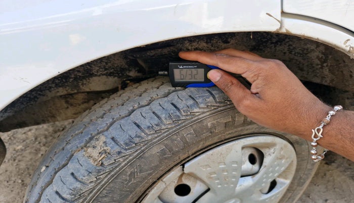 2022 Maruti Eeco 5 STR AC CNG, Petrol, Manual, 24,225 km, tyre