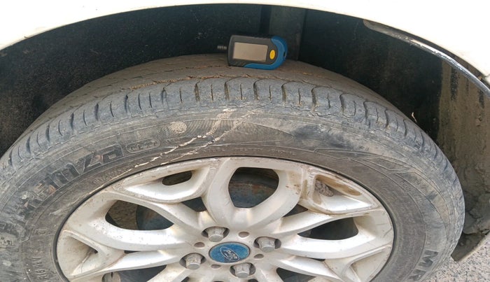 2013 Ford Ecosport TITANIUM 1.5L DIESEL, Diesel, Manual, 1,12,011 km, tyre