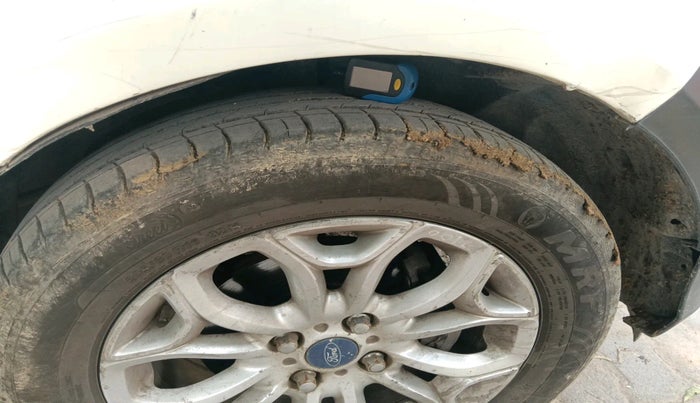 2013 Ford Ecosport TITANIUM 1.5L DIESEL, Diesel, Manual, 1,12,011 km, tyre