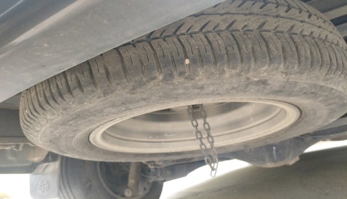 2015 Toyota Innova 2.5 VX 7 STR, Diesel, Manual, 86,713 km, tyre