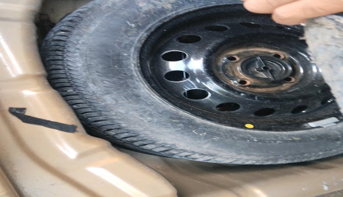 2016 Ford Figo Aspire TITANIUM 1.2 PETROL, Petrol, Manual, 56,917 km, tyre