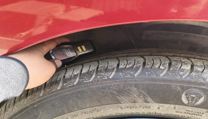 2017 Hyundai Elite i20 ASTA 1.2, Petrol, Manual, 1,75,030 km, tyre