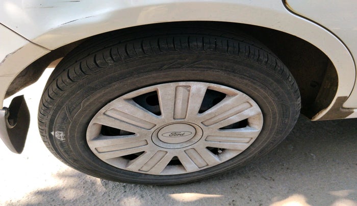 2011 Ford Figo TITANIUM 1.2 PETROL, Petrol, Manual, 99,850 km, tyre