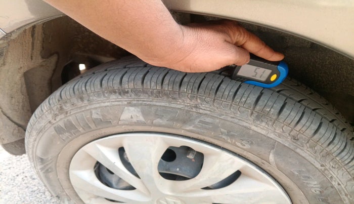 2020 Maruti Swift VXI, Petrol, Manual, 70,042 km, tyre