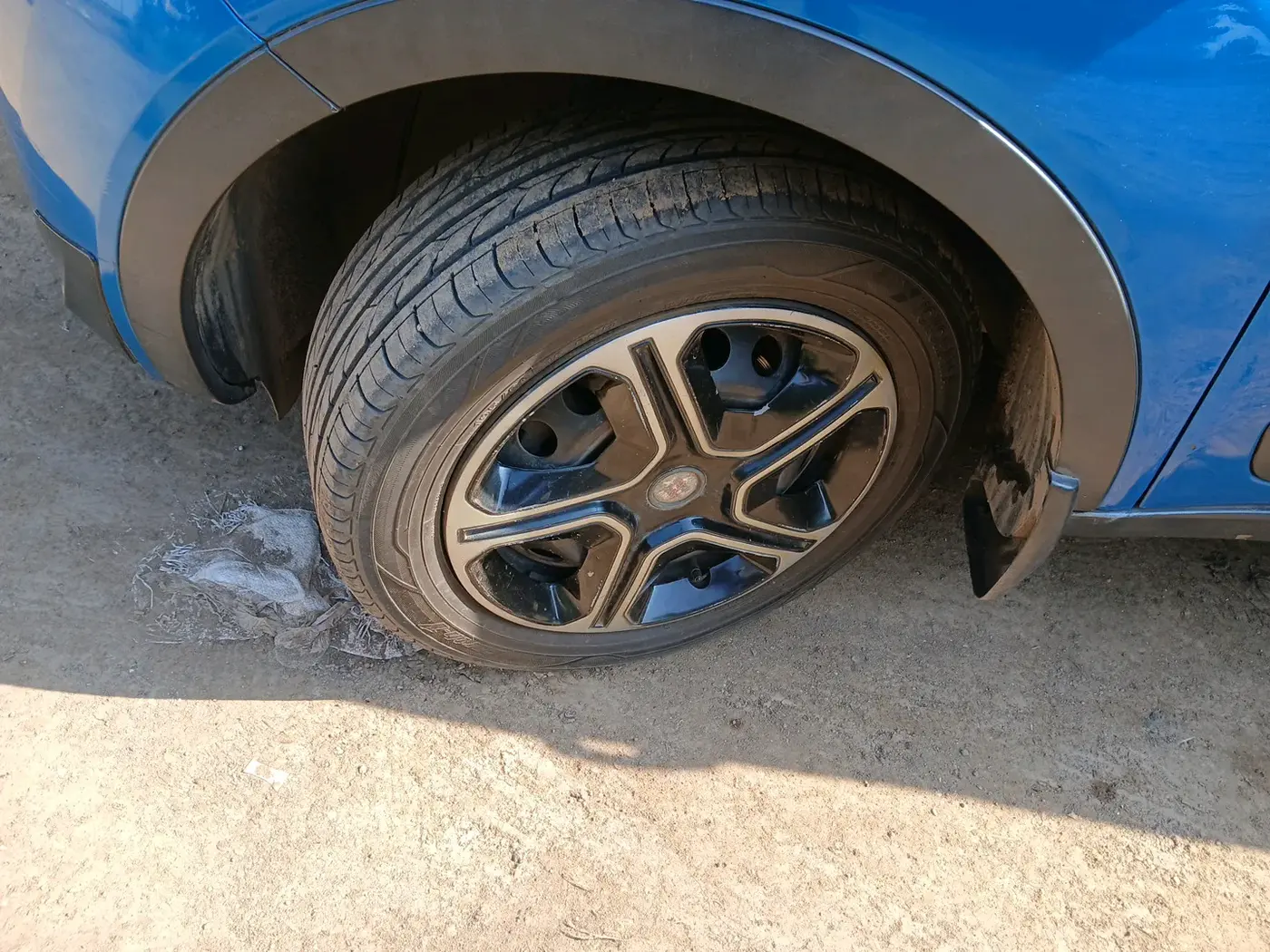 2018 Tata NEXON XM PETROL, Petrol, Manual, 83,000 km, tyre
