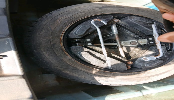 2018 Tata NEXON XM PETROL, Petrol, Manual, 80,037 km, tyre