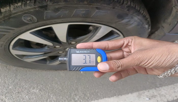 2017 Maruti S Cross ZETA 1.3, Diesel, Manual, 1,18,673 km, tyre