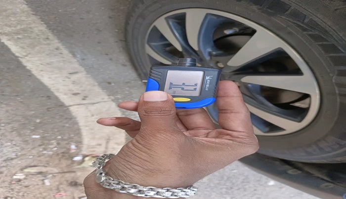 2017 Maruti S Cross ZETA 1.3, Diesel, Manual, 1,18,673 km, tyre