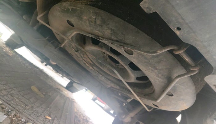 2014 Renault Duster RXL PETROL, Petrol, Manual, 1,25,171 km, tyre