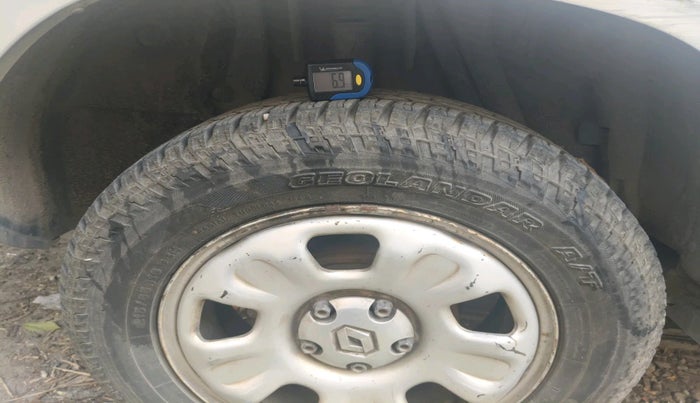 2014 Renault Duster RXL PETROL, Petrol, Manual, 1,25,171 km, tyre