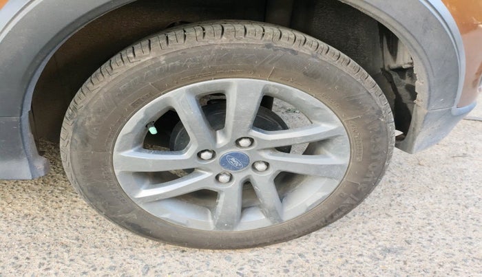 2018 Ford FREESTYLE TITANIUM 1.2 PETROL, Petrol, Manual, 51,906 km, tyre