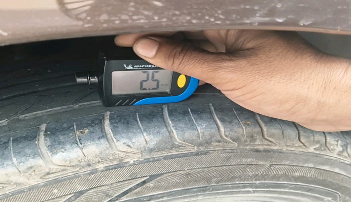 2017 Maruti Ciaz ZETA 1.4  AT PETROL, Petrol, Automatic, 74,364 km, tyre