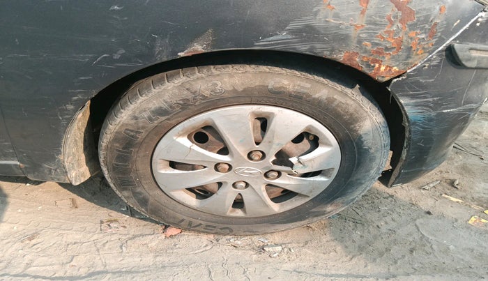 2011 Hyundai i10 MAGNA 1.2, Petrol, Manual, 1,06,333 km, tyre