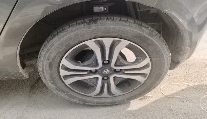 2024 Tata Tiago XT PETROL, Petrol, Manual, 9,580 km, tyre