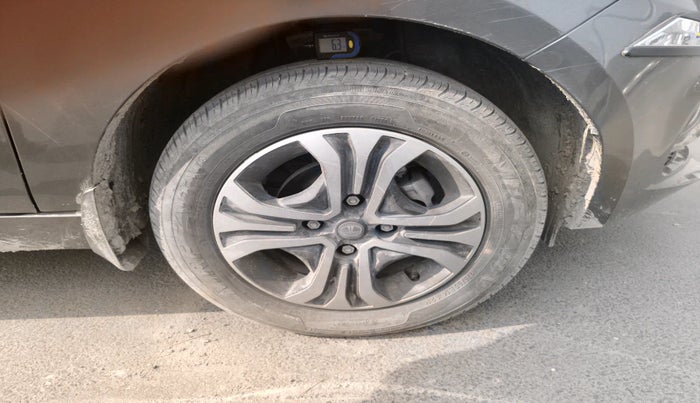 2024 Tata Tiago XT PETROL, Petrol, Manual, 9,580 km, tyre