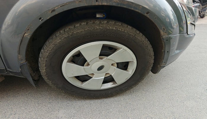 2017 Mahindra XUV500 W6, Diesel, Manual, 77,771 km, tyre