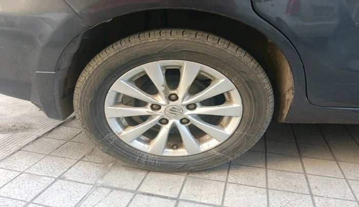 2015 Maruti Ertiga ZXI, Petrol, Manual, 1,06,242 km, tyre