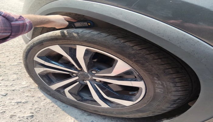 2024 MG HECTOR SHARP PRO 1.5 PETROL TURBO CVT PETROL, Petrol, Automatic, 17,141 km, tyre