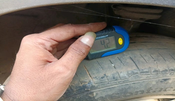 2013 Maruti Wagon R 1.0 LXI CNG, Petrol, Manual, 1,21,036 km, tyre