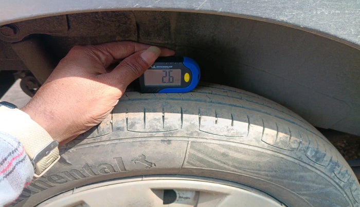 2013 Maruti Wagon R 1.0 LXI CNG, Petrol, Manual, 1,21,036 km, tyre