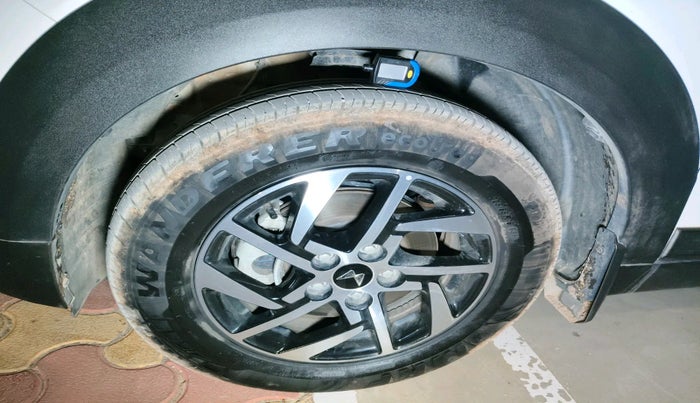 2024 Mahindra XUV 3XO AX5 1.2 L TCMPFI AT, Petrol, Automatic, 7,769 km, tyre