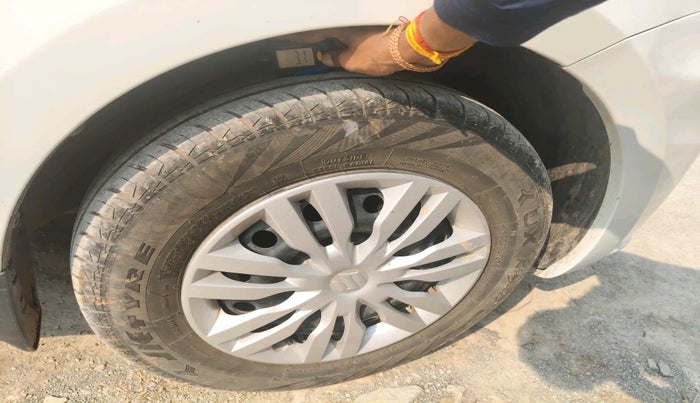 2023 Maruti Dzire VXI AMT, Petrol, Automatic, 32,472 km, tyre