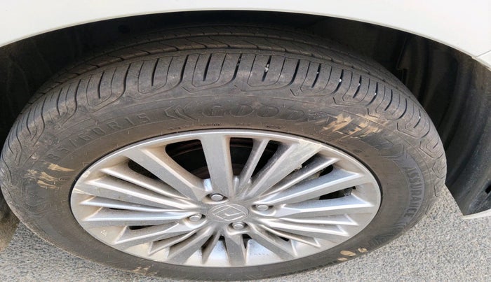 2025 Honda Amaze VX 1.2 Petrol MT, Petrol, Manual, 10,516 km, tyre