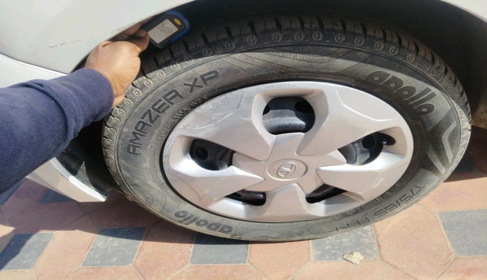 2021 Tata Tiago XT PETROL, Petrol, Manual, 20,940 km, tyre