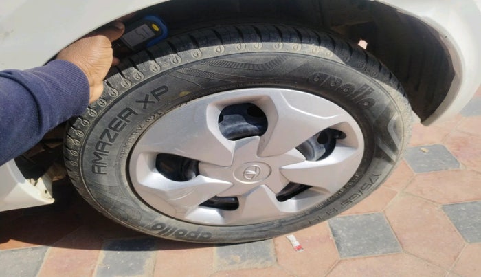 2021 Tata Tiago XT PETROL, Petrol, Manual, 20,940 km, tyre