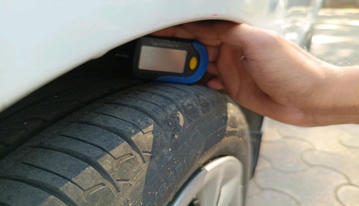 2017 Hyundai Grand i10 SPORTZ (O) 1.2 U2 CRDI, Diesel, Manual, 40,978 km, tyre