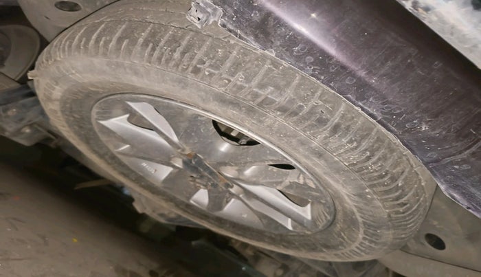 2018 Toyota Innova Crysta 2.4 VX 7 STR, Diesel, Manual, 80,707 km, tyre