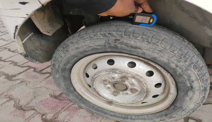 2011 Maruti Wagon R 1.0 LXI CNG, Petrol, Manual, 97,364 km, tyre