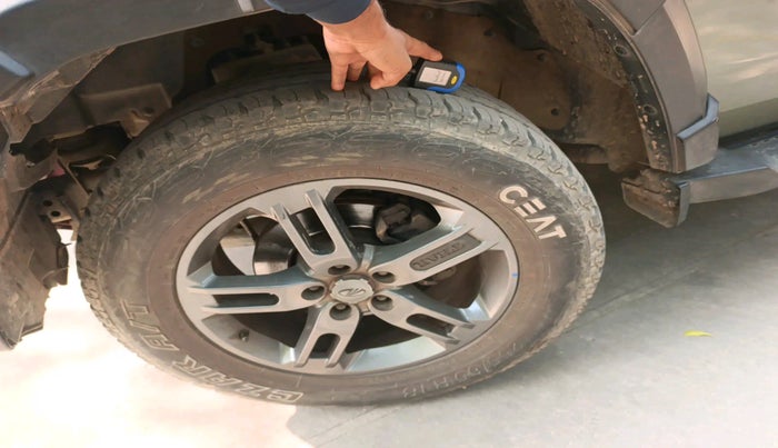 2021 Mahindra Thar LX PETROL HT 4WD AT, Petrol, Automatic, 56,581 km, tyre