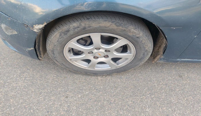 2011 Chevrolet Cruze LTZ, Diesel, Manual, 1,29,077 km, tyre