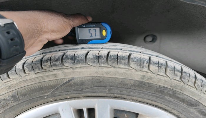 2011 Hyundai Santro Xing GLS, Petrol, Manual, 68,110 km, tyre