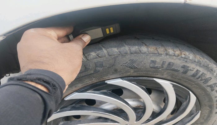 2011 Maruti Wagon R 1.0 LXI CNG, Petrol, Manual, 2,61,751 km, tyre