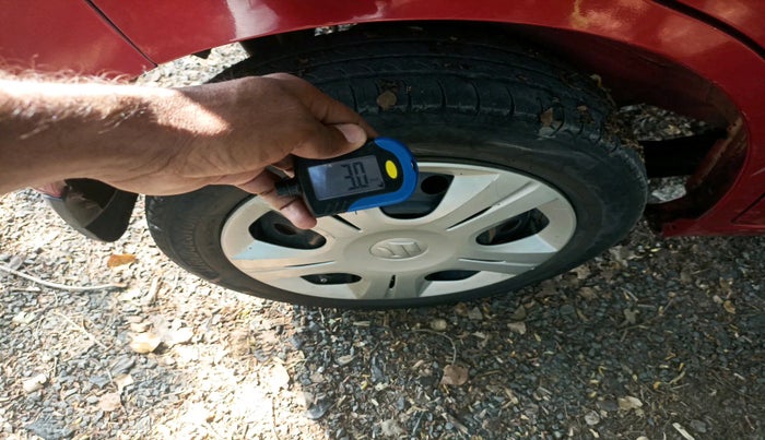 2015 Maruti Wagon R 1.0 VXI, Petrol, Manual, 1,30,880 km, tyre