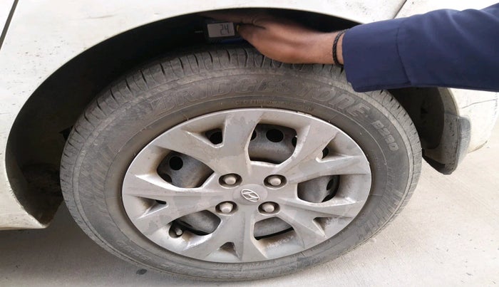 2014 Hyundai Grand i10 MAGNA 1.1 CRDI, Diesel, Manual, 1,22,561 km, tyre