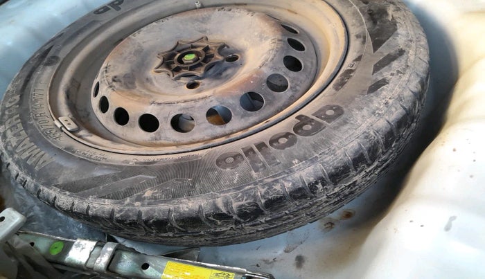 2014 Hyundai Grand i10 MAGNA 1.1 CRDI, Diesel, Manual, 1,22,561 km, tyre