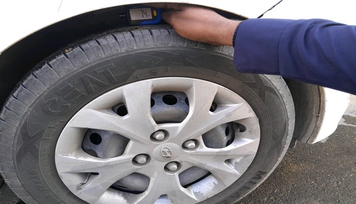 2014 Hyundai Grand i10 MAGNA 1.1 CRDI, Diesel, Manual, 1,22,561 km, tyre