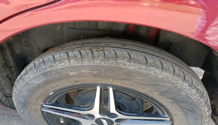 2022 Maruti Dzire VXI AMT, Petrol, Automatic, 25,630 km, tyre