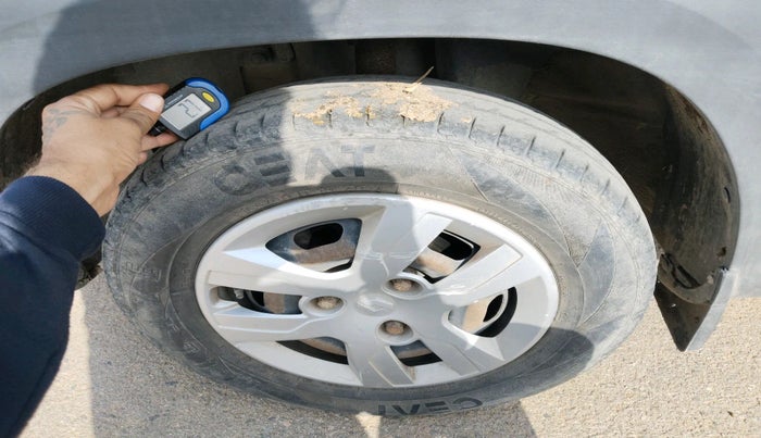 2016 Renault Kwid RXT 0.8, Petrol, Manual, 68,448 km, tyre