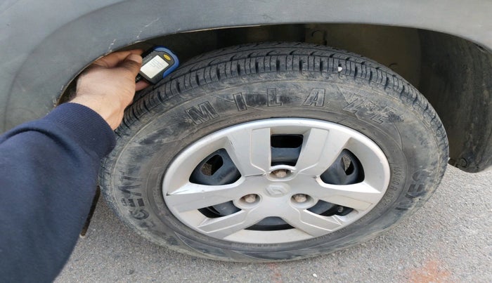 2016 Renault Kwid RXT 0.8, Petrol, Manual, 68,448 km, tyre