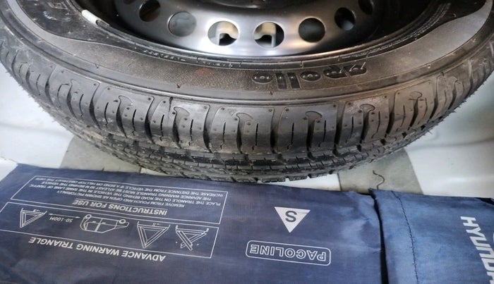 2014 Hyundai Xcent S 1.2, Petrol, Manual, 30,646 km, tyre