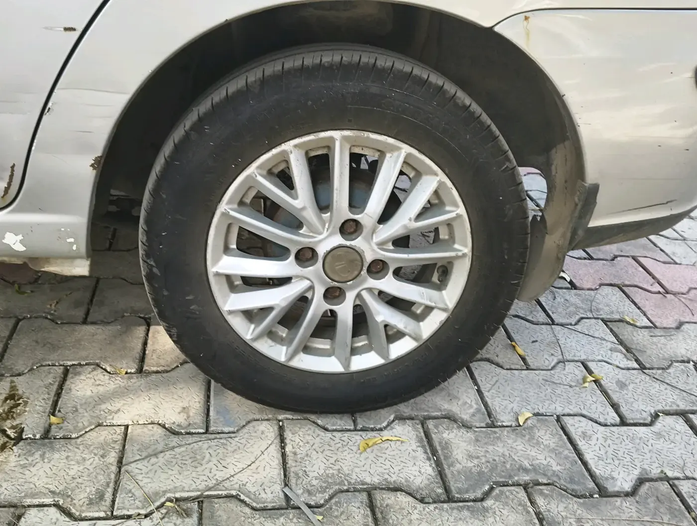 2014 Tata Indigo ECS VX CR4, Diesel, Manual, 1,50,320 km, tyre