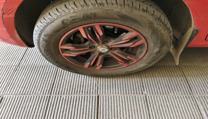 2016 Fiat Punto EVO DYNAMIC 1.2, Petrol, Manual, 59,469 km, tyre