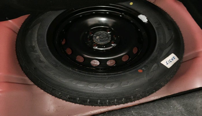 2016 Fiat Punto EVO DYNAMIC 1.2, Petrol, Manual, 59,469 km, tyre